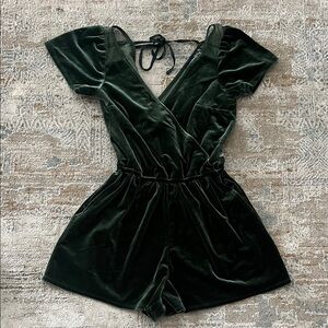 ‼️ Abercrombie & Fitch Green Velvet Romper ‼️